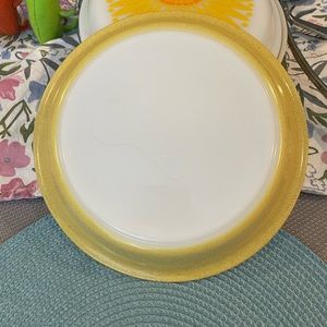 209 desert dawn yellow uppercase Pyrex 8.5 pie plate